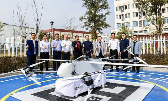 “翼”护生命 智启清城丨德晟低空首个医疗物资无人机转运项目